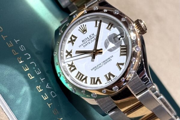 オシャレなベゼルダイヤ×ホワイトローマ　Ref.278343RBR