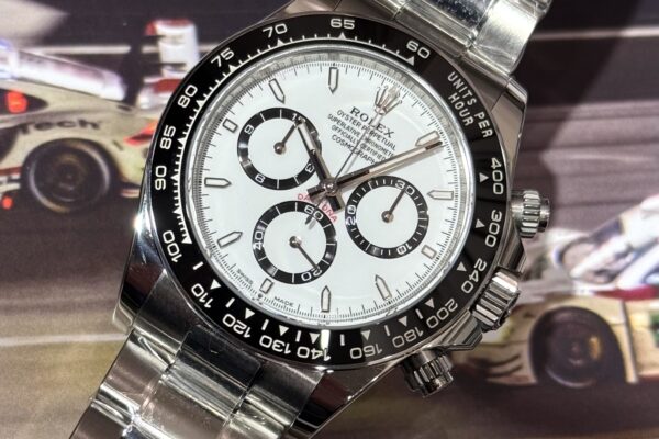 新品のデイトナをご紹介！　Ref.126500LN