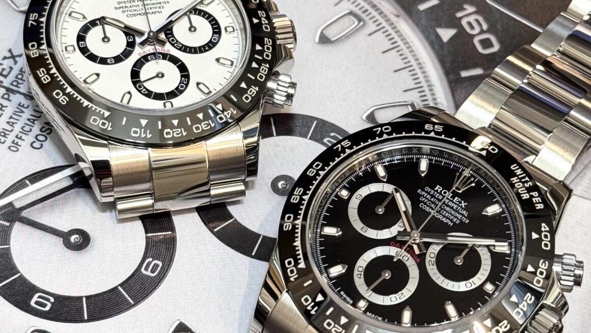 Ref.116500LNの白と黒ともに揃えております！