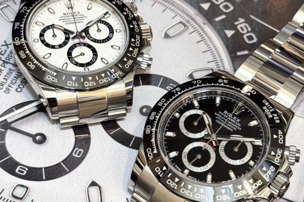 Ref.116500LNの白と黒ともに揃えております！
