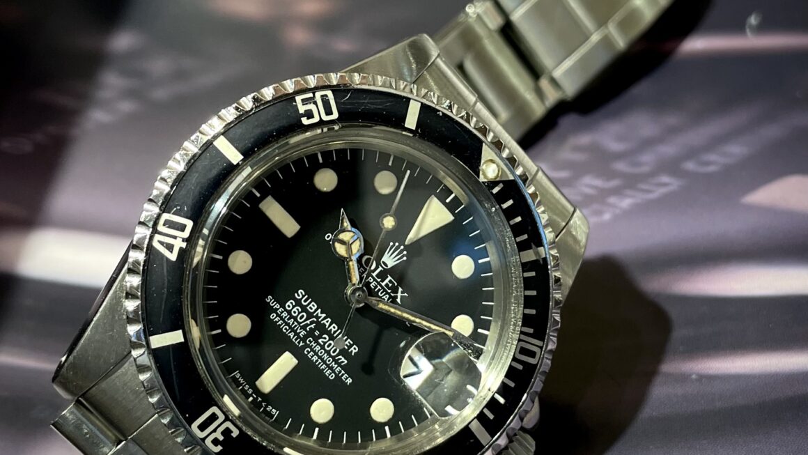 ベゼルの一部が退色しております。　Ref.1680