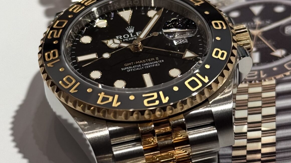 GMTマスターⅡ灰黒ベゼルの新品も取り揃えております！　Ref.126713GRNR