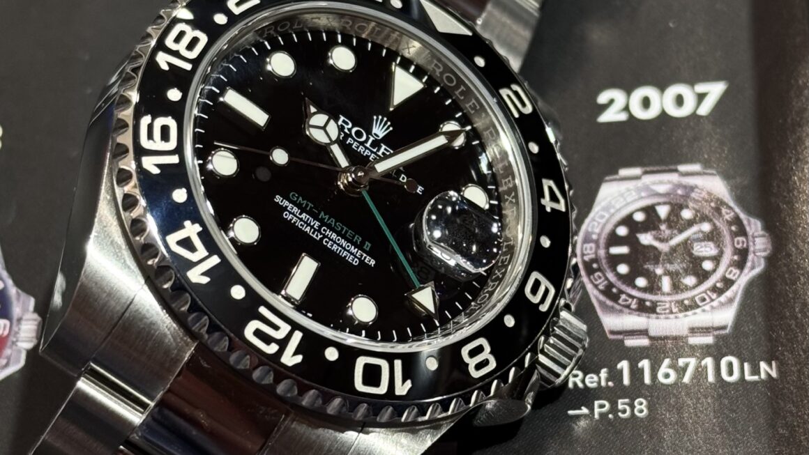 惜しくも生産が終わってしまった黒ベゼル Ref.116710LN