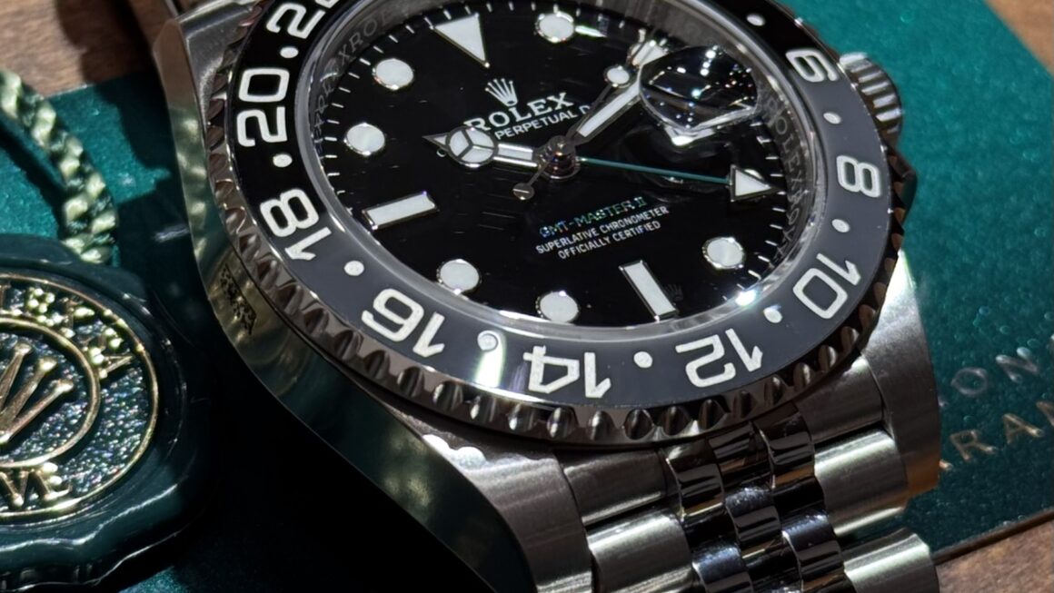 徐々に人気が増してきた黒灰ベゼル！　Ref.126710GRNR