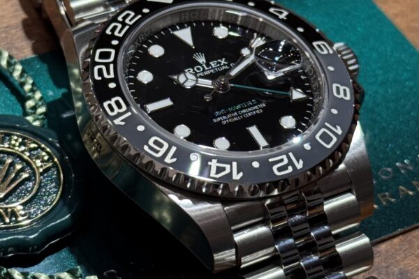 徐々に人気が増してきた黒灰ベゼル！　Ref.126710GRNR