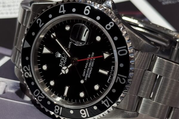 今では珍しいシングルバックル仕様のGMT　Ref.16700