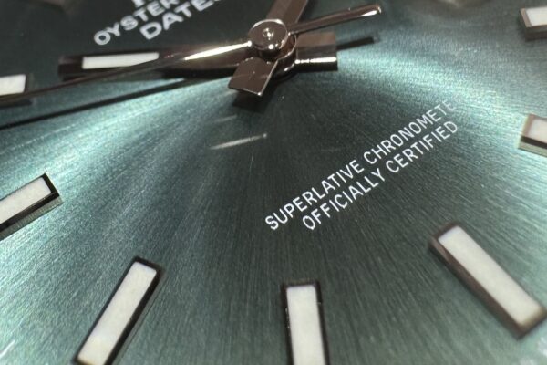 落ち着きのあるコーポレートカラー　Ref.126334