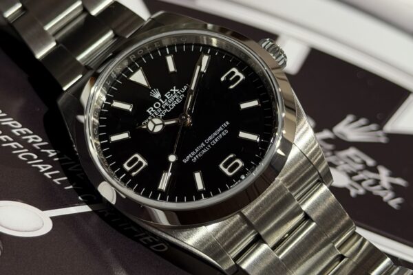 完成されたシンプルなデザイン　Ref.124270