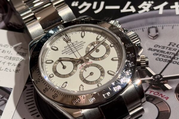 経年変化でクリーム色に！　Ref.116520