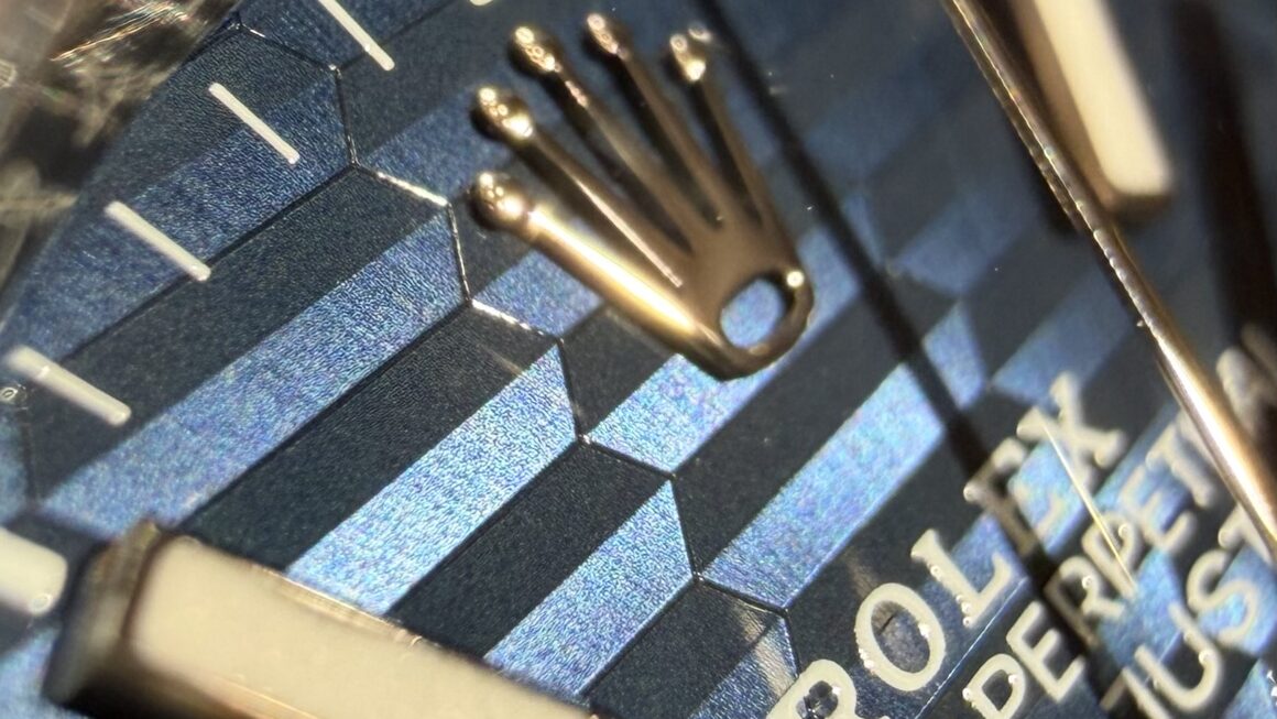 見る人を魅了する特徴的なダイヤル　Ref.126200