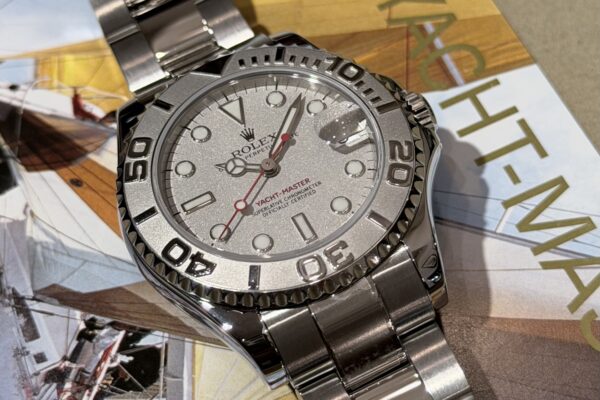 小柄な方でもフィットしやすい小振りなヨット！　Ref.168622　