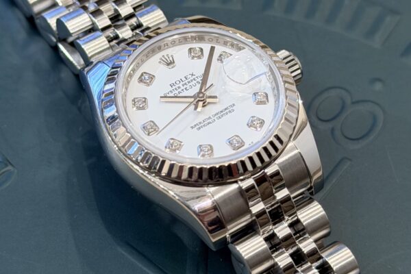 今見ると新鮮に感じるホワイトダイヤル×ダイヤ　Ref.179174G
