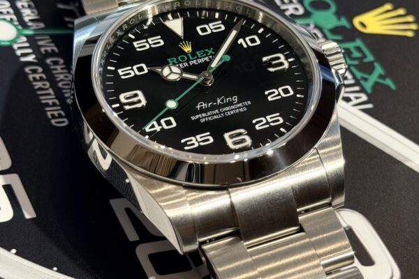 視認性が良く実用的なモデル　Ref.126900