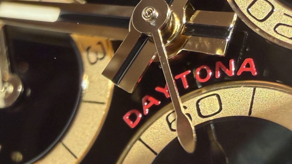 金色のインダイヤルが良く映える　Ref.126503