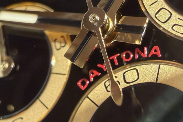 金色のインダイヤルが良く映える　Ref.126503